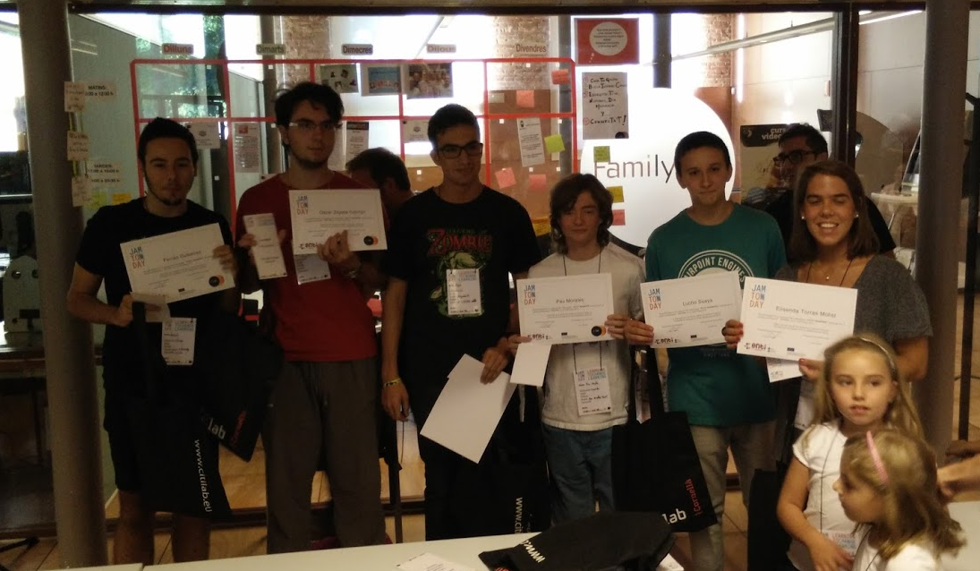 laias's tweet photo. @jamtodayEU #jamtodaybcn @citilab @ENTI_BCN 1st Price is for #fittys = #health & #fun http://t.co/ANXi2tTwyY