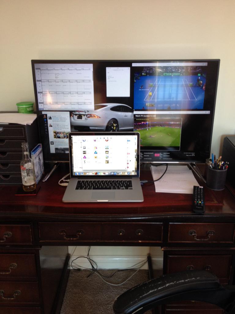 moveandtuneuk's tweet photo. New setup. #4ktv #rwc #anyvan #piano http://t.co/j1CBFyki0P