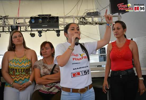 En el municipio de Algeciras socializando nuestro proyecto político con mujeres y madres cabeza de hogar!#Huilaavanza