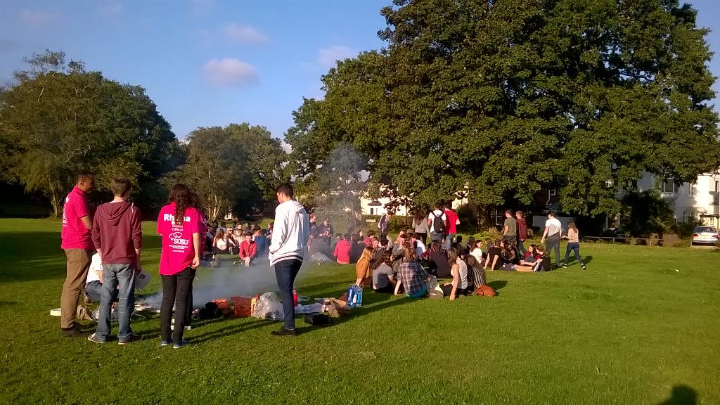 HighfieldHC's tweet photo. First event of the week - a welcome bbq for all the #SotonFreshers moving into Highfield today http://t.co/BEA26h5Al9