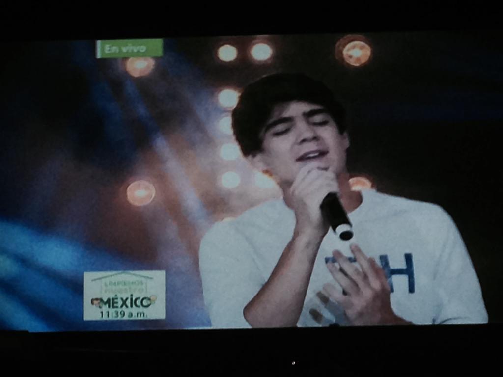 mariiapattricia's tweet image. Lo bueno que iban a cantar Para Siempre😂😍🙌🏼 @somosCD9 @JosDice @soyalonsovillal #CD9EnAztecaLNM