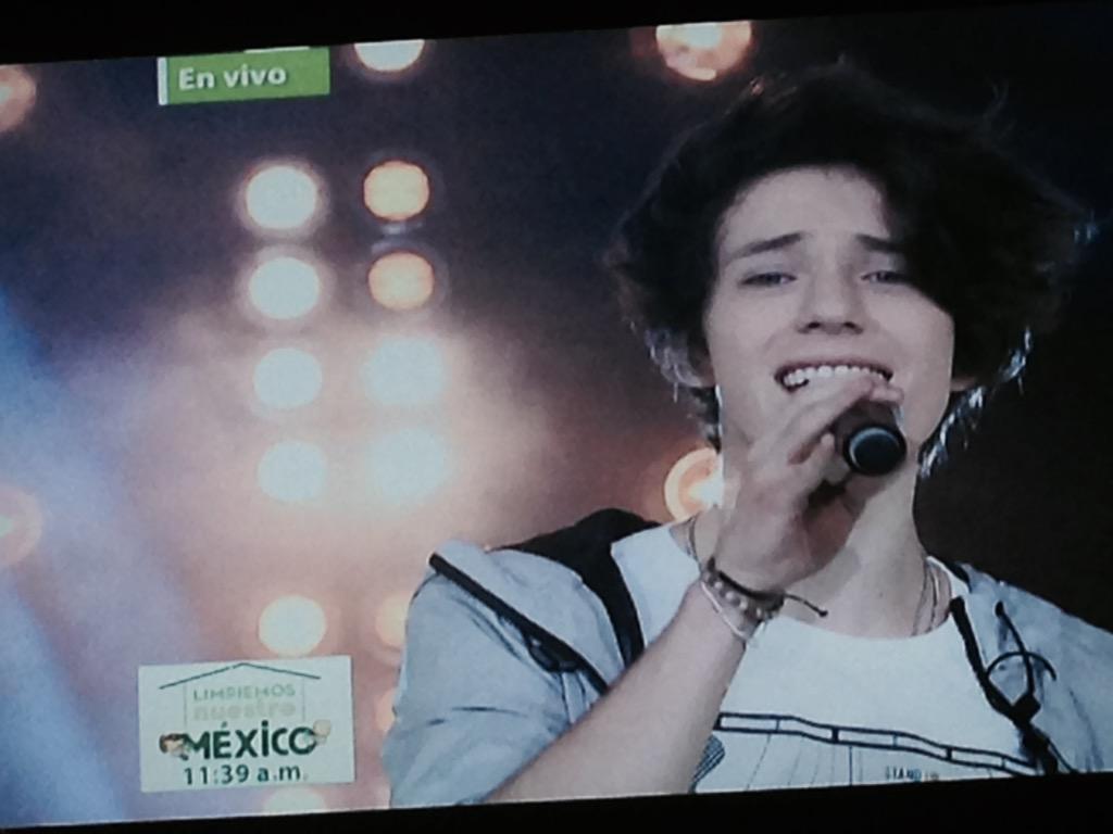 mariiapattricia's tweet image. Lo bueno que iban a cantar Para Siempre😂😍🙌🏼 @somosCD9 @JosDice @soyalonsovillal #CD9EnAztecaLNM