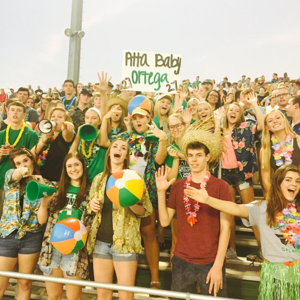 ahsstusection's tweet photo. #StudentSectionSunday 😈💚 Azle does it better 💁🏼 http://t.co/OcDAO5cUQR