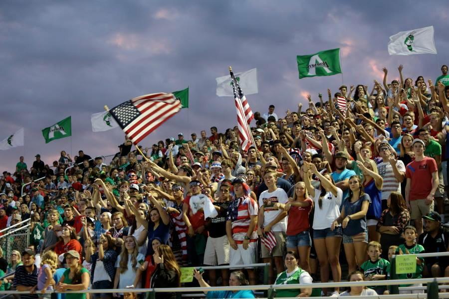 ahsstusection's tweet photo. #StudentSectionSunday 😈💚 Azle does it better 💁🏼 http://t.co/OcDAO5cUQR