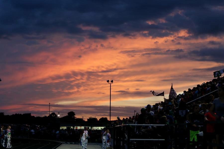ahsstusection's tweet photo. #StudentSectionSunday 😈💚 Azle does it better 💁🏼 http://t.co/OcDAO5cUQR