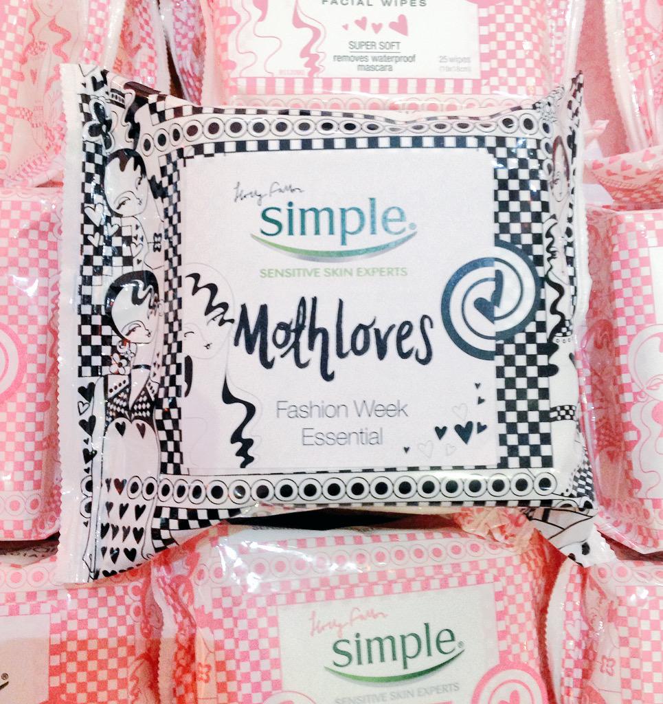 MonicaBarbosa87's tweet photo. Cutest personalised @simpleskin wipes 💞 #simplexhollyfulton #lfw http://t.co/se5HzT4Zff