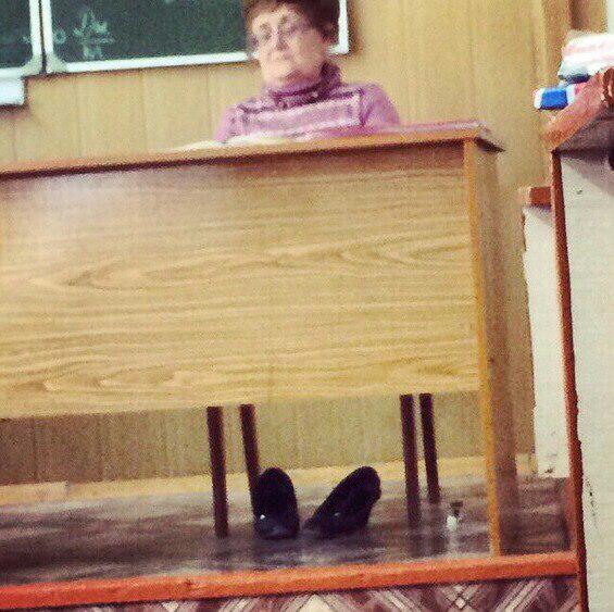 infourseconds's tweet photo. ЛЕНТА ЭТО МОЙ ТИЧЕР ПО ФИЗИКЕ, ЗАЕБЦА ПРАВДА?
ЕЩЕ У НЕЕ ДВУХ ЭТАЖНЫЙ ПАРИК ЛОЛ http://t.co/mVlvQnFESs