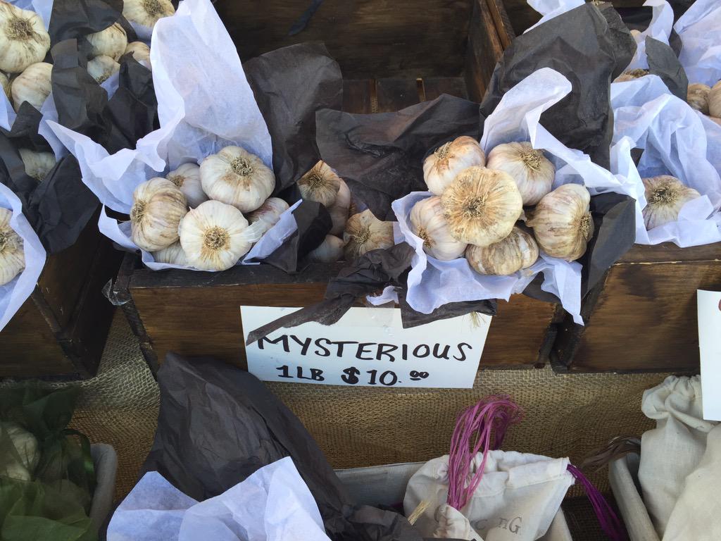MissQuesta's tweet photo. my kind of garlic... π #TorontoGarlic #garlic http://t.co/ykbHKYDf35