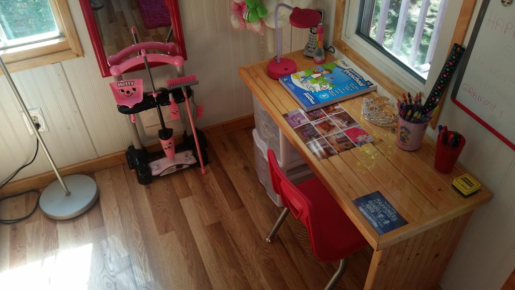 More pics of inside playhouse