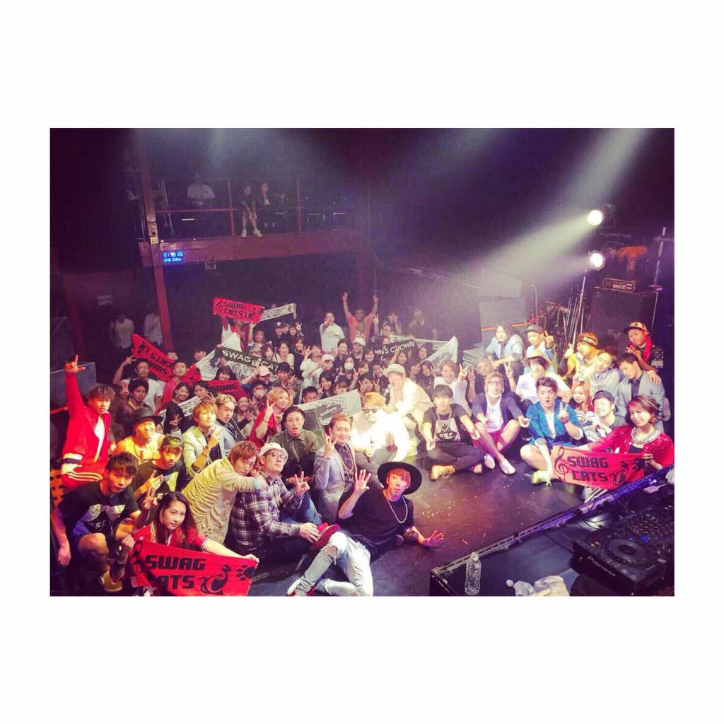 clowns_crown's tweet photo. NewsCall楽しすぎて衣装のズボン破れたのは、いい思い出。#NewsCall #ColdTommy��やん大好き #Hatakeさん #Micさん 好き好き好き〜 Robin http://t.co/cVmDvPv0Cv