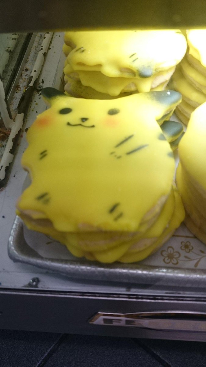thisis_Schmidt's tweet photo. #Pikachu cookie http://t.co/Bvcv1rqN1r