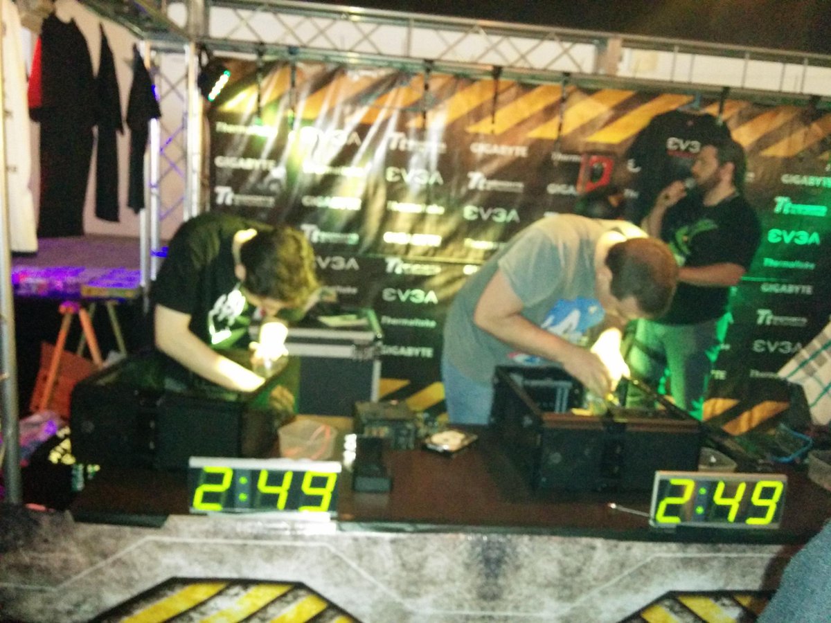 culturageek's tweet image. El #assemblychallenge de PCs en #ArGameShow