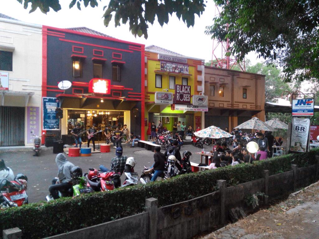 Terimakasih buat semuaa teman teman yg ikut meramaikan Road to #BogorYouthFest !! Kalian heebaaatt!!! @KisiFmBogor