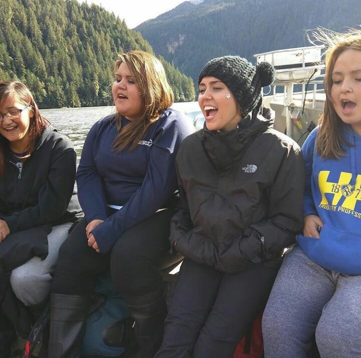 Miley Cyrus Updates tweet media