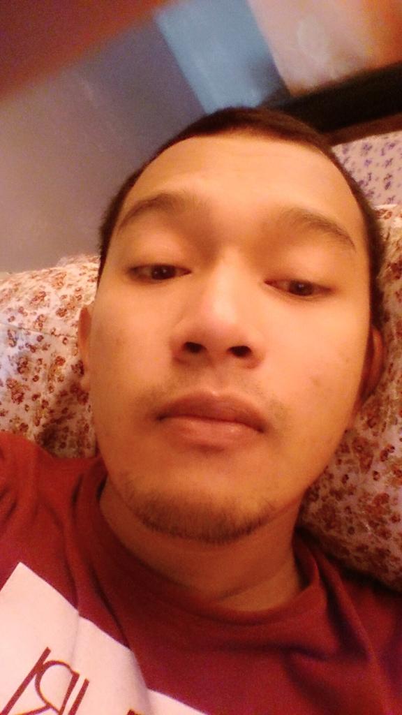 airilsyafiq92's tweet photo. Selfie dlu..
Hati ad senang,buley Tdo lena..
#MUFC3-2
#abgbotak 
#sleep😴😴😴 http://t.co/r05q2VH60X