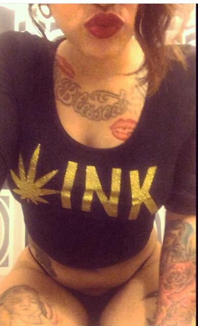 Thick_Shxt's tweet photo. Let me kiss you 😘💦 http://t.co/rUluDpwSpw