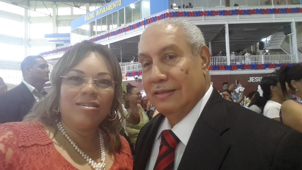 IdaliaMartinez_'s tweet photo. Hoy domingo, en Tabernáculo de la Fe, celebrando 50 años de servicio, del Apóstol Manuel Ruíz, amigo de toda la vida🏆 http://t.co/mTLoZLUWPD