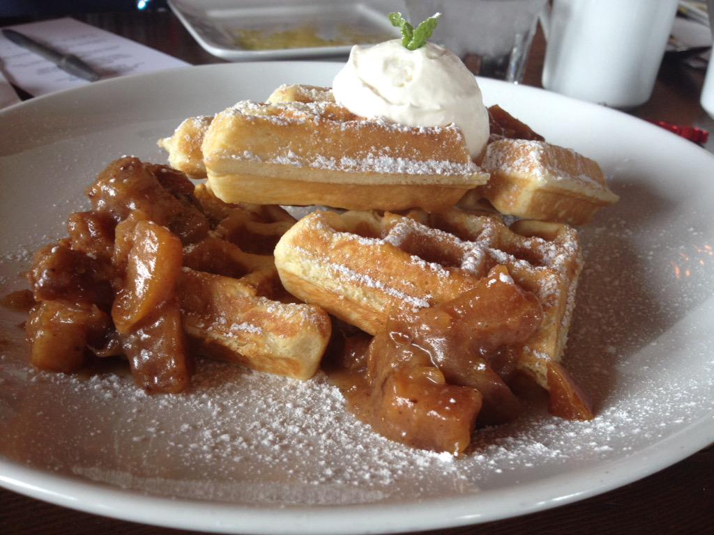HallieRosebud's tweet photo. Belgian waffles #housemade #peachcompote #chantillycream #yelpyegbrunch @yelpedmonton @CentralDTyeg http://t.co/3UkJHgdUzc