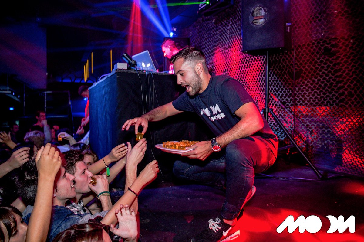 MoonBilbao's tweet photo. ¡Ya en nuestra web las fotos de la #MoonFamous con @NoelBayarri! http://t.co/mDltrEHUS3 #Mojofiestón! http://t.co/W2BnLLAoPN