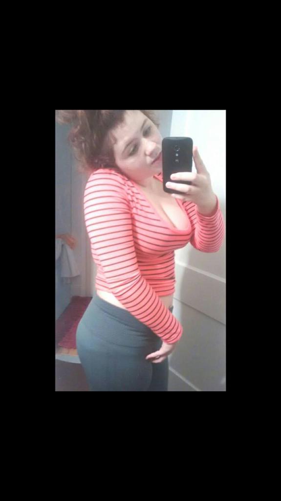 gretaonfleek's tweet photo. Tf kinda pose is this http://t.co/GGPEvjeit8