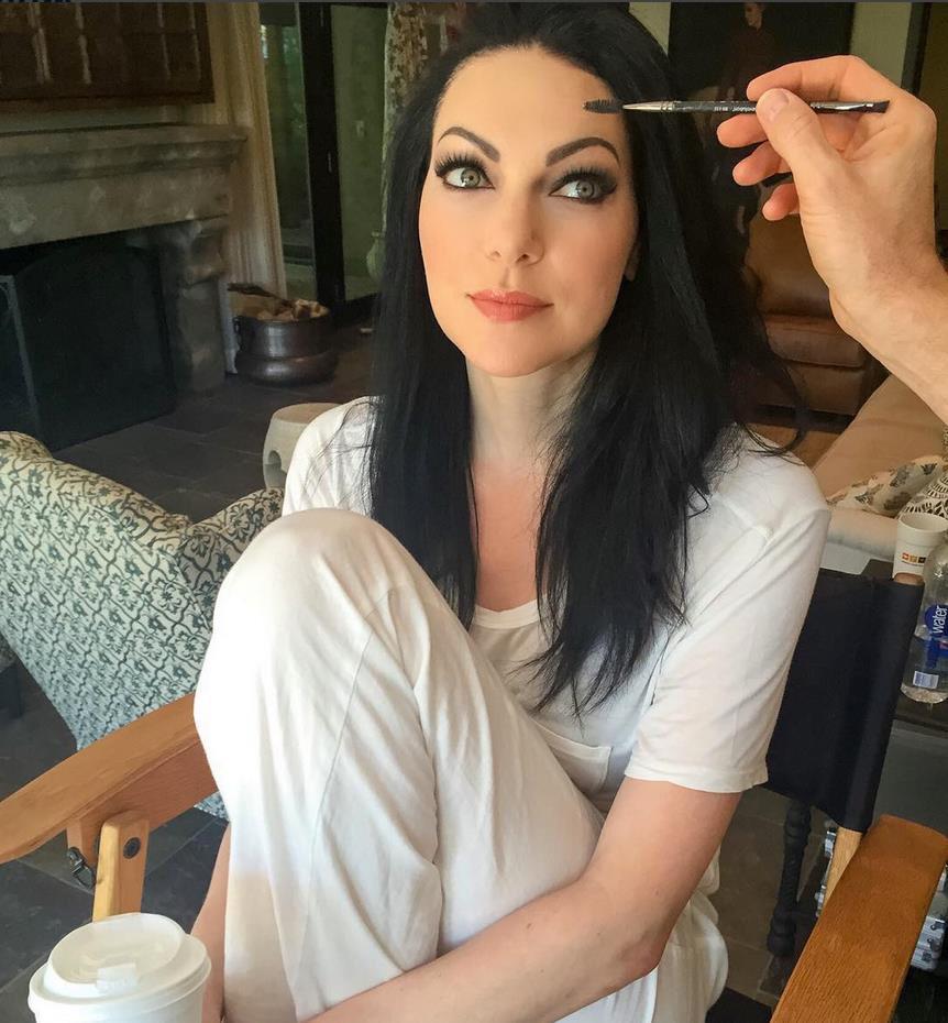 milgabw's tweet photo. Can we just take a minute 😍 #LauraPrepon #Emmys http://t.co/ITlUvQkPfb