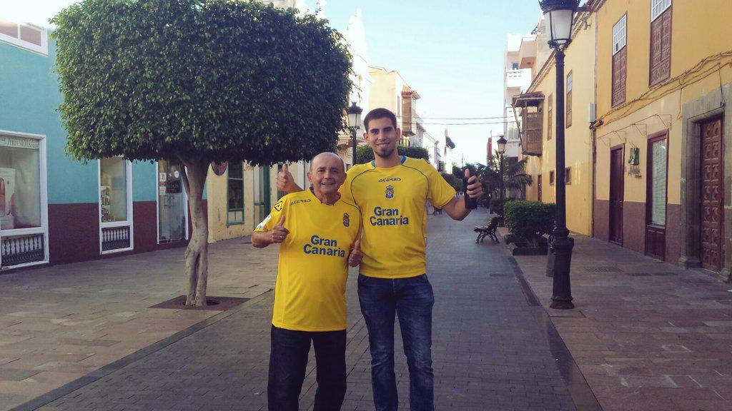 RubenLijo's tweet photo. Así sí que se disfruta de un buen partido de la @UDLP_Oficial. #LPAvRVM #directoUD http://t.co/t9lTD2rmzA