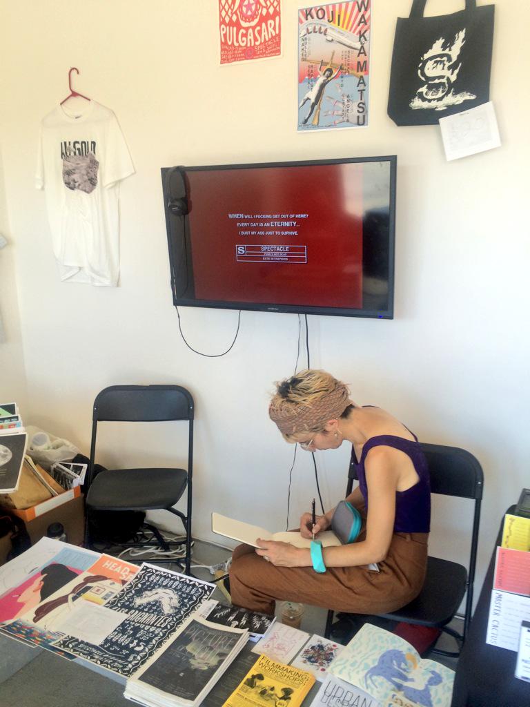 ALLGOLD_Now's tweet photo. Last chance to get yr @SpectacleNYC merch today! @MoMAPS1 Printshop 22-01 Jackson Ave. right next to the #NYABF http://t.co/C0Ttg65Qlz