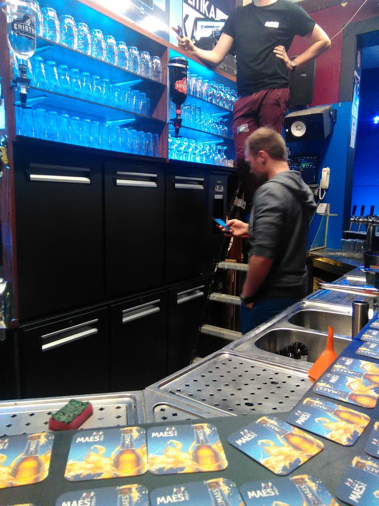 BasBilcke's tweet photo. Minder gsm, meer tappen #tiense55 #strussel http://t.co/12fd66suOB
