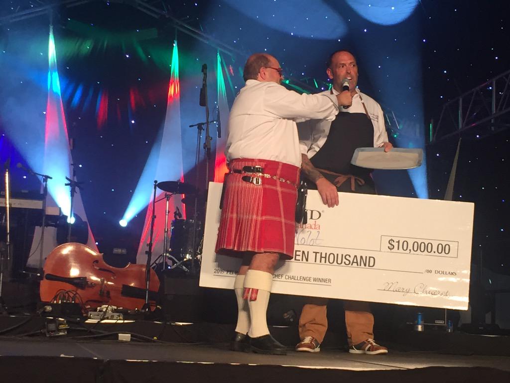 PEI_Shellfish's tweet image. Winner of the 2015 @garlandcanada International Chef Challenge is..
Matthew Nolot! 2nd year in a row! #shellfish20th