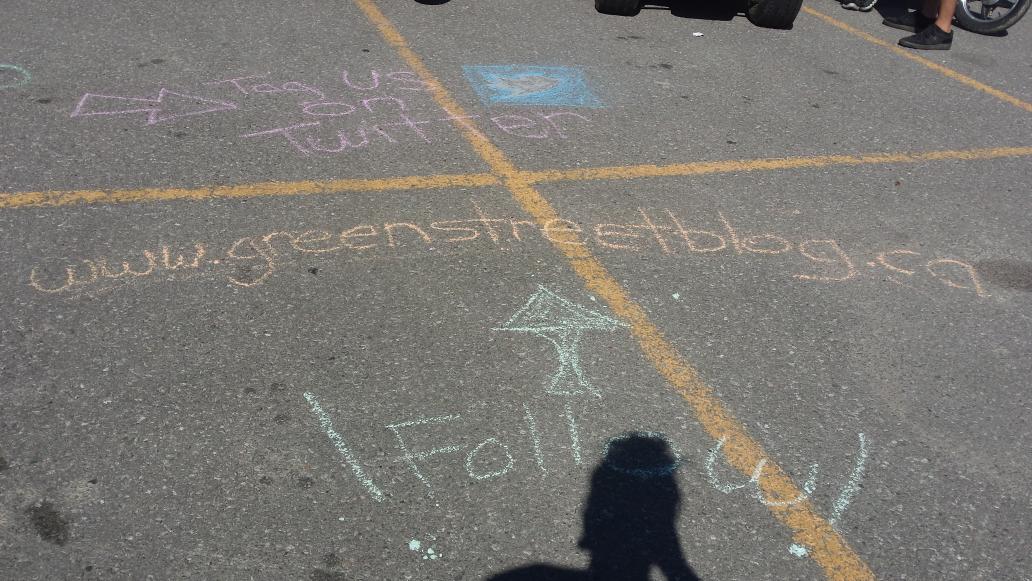 greenstreetptbo's tweet photo. Having a blast at the Purple Onion Festival and EV Meet! Good food and good company! #purpleonionfestival #evmeet http://t.co/uzJ2SFiezd