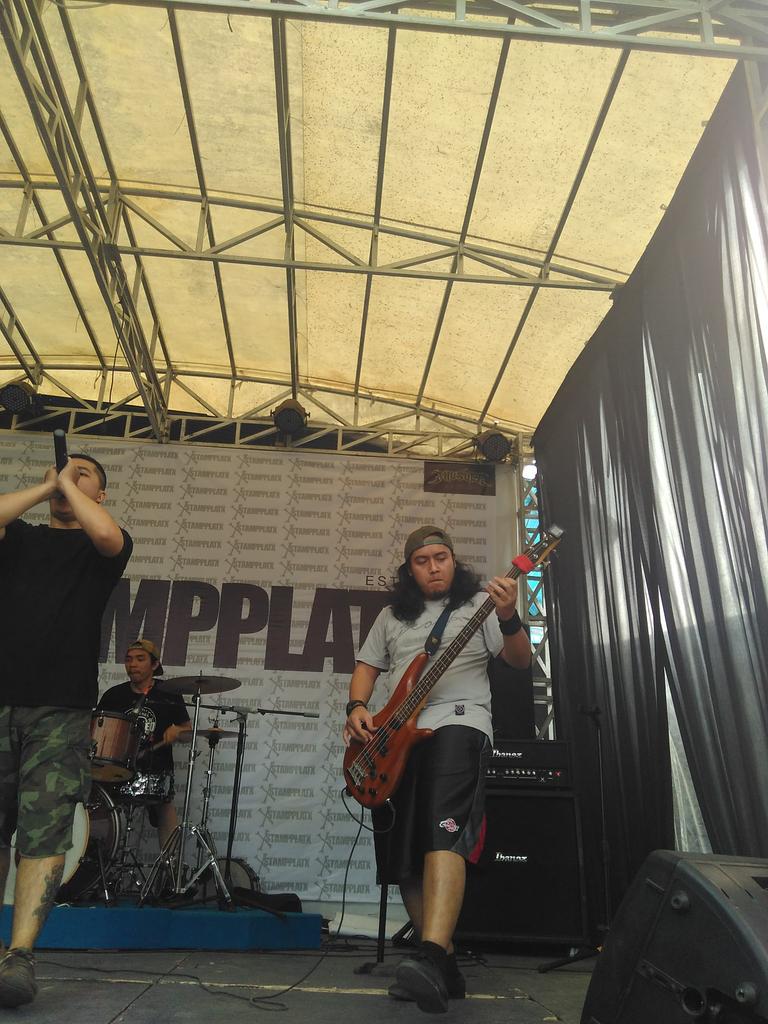 Xstampplatx party 3 respect and stillalive hardcore lads!!! 😯🙋👊👊✌