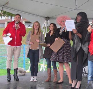 pozlivingbc's tweet photo. Judging the CatWALK for LIFE at #AIDSWalkVan @jonnystaub @FionaForbes @KateGajdosik http://t.co/rvLf1rvBpo