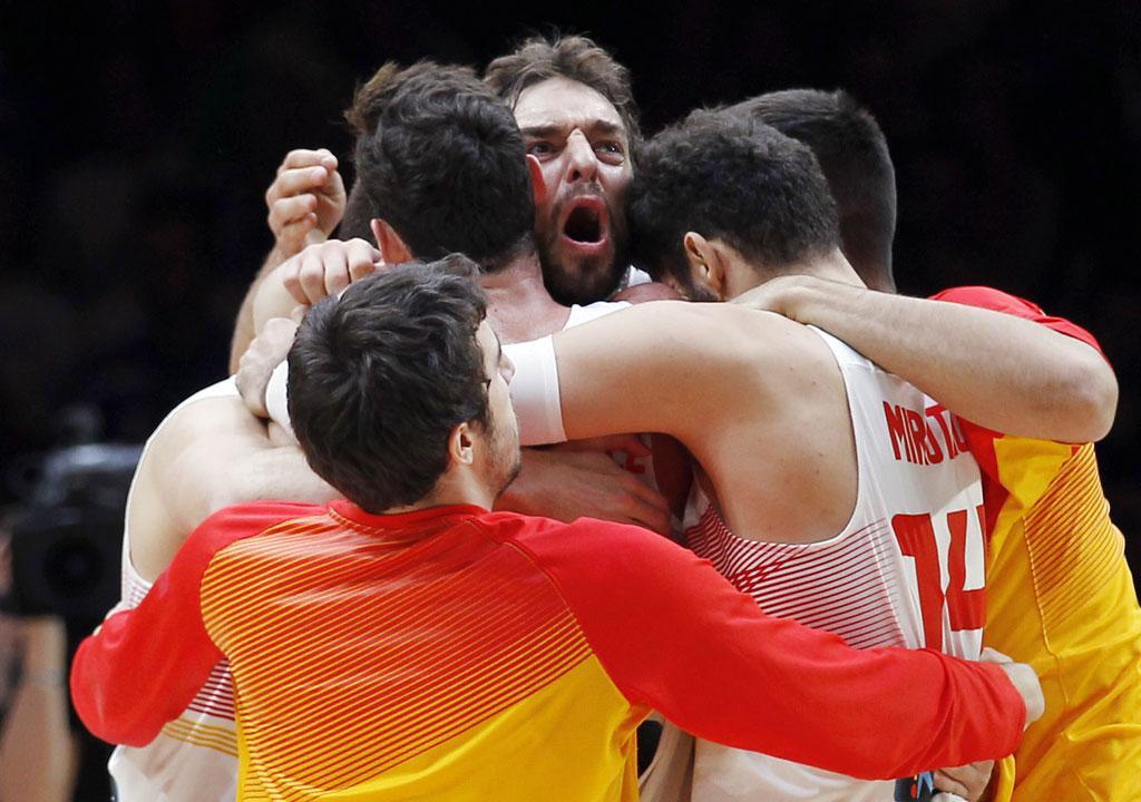DaniCeballos46's tweet photo. Rey de Europa ..... Grande España y grande PAU ✌🏽️🏀🇪🇸 http://t.co/haCg3vvWIG
