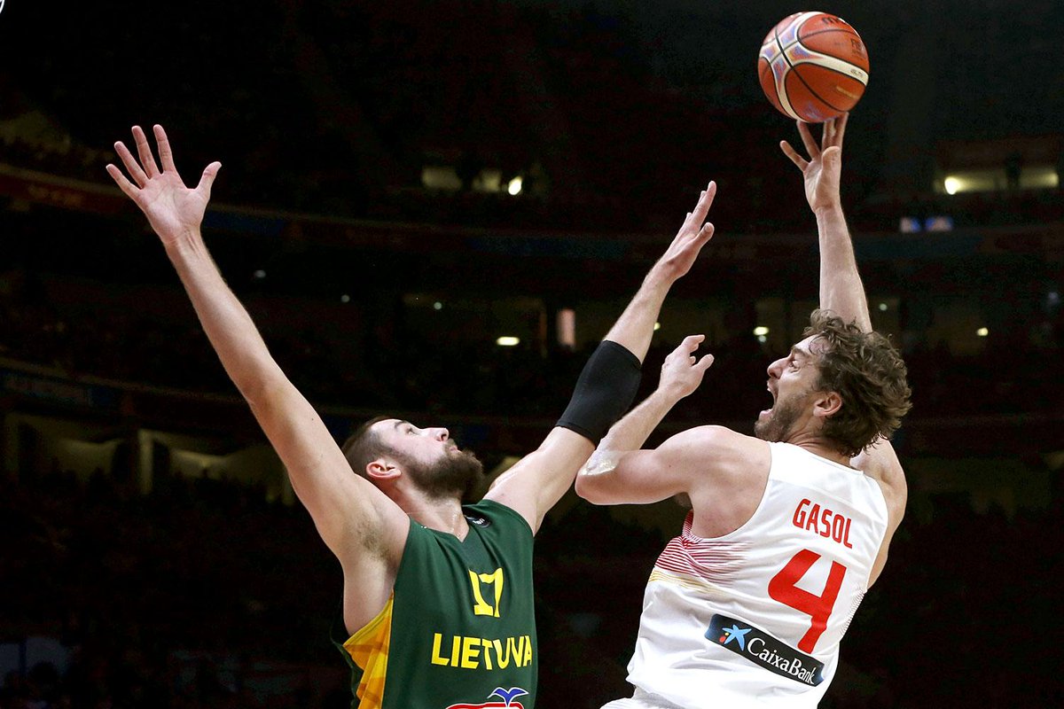 elcorreoweb's tweet photo. ÚLTIMA HORA. España, campeona de Europa de baloncesto tras vencer a Lituania (80-63). En breve la crónica. http://t.co/qCYcsa9LO2