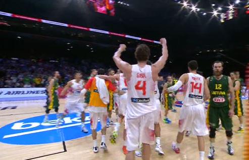 marca's tweet photo. FINAL | ¡¡CAMPEONES!! España 80-63 Lituania. ¡No sois grandes, SOIS GIGANTES! http://t.co/4BSPhHeMtU #Eurobasket2015 http://t.co/ZvpJp4zjRY