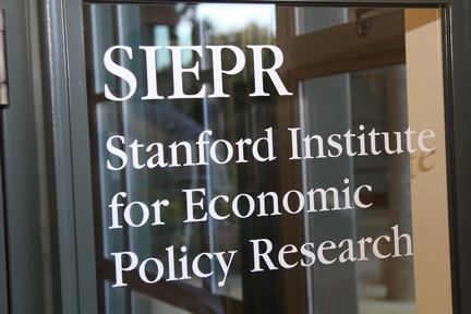 CareInnovations's tweet photo. More #cihf15 moments from @stanford SIEPR #digitalhealth http://t.co/7U8qYPAtm4