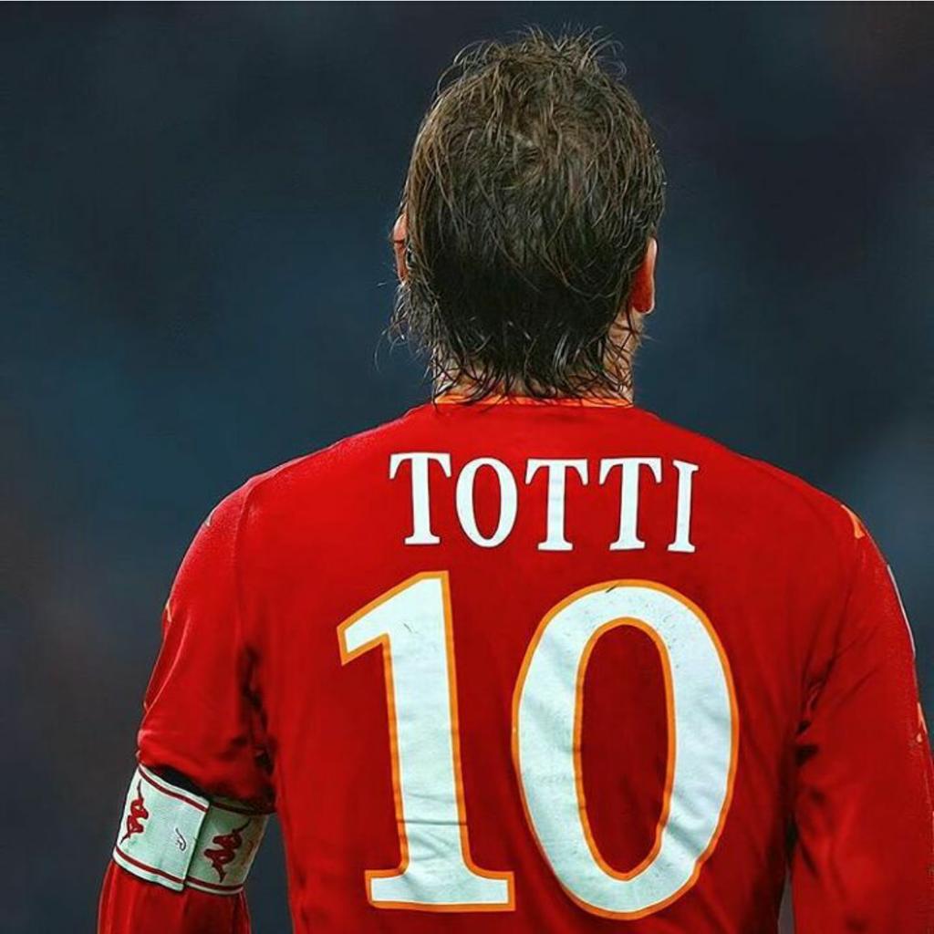 allfutboI's tweet photo. Francesco Totti has now scored 300 Goals for #ASRoma. What a Legend! ⚽ #Totti http://t.co/NUvk4Q4QUx