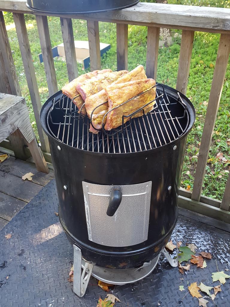 OinknGoodBBQ's tweet photo. #RIBS ARE ON....spice rub and wrapped to rest over night, 4.5 hours on the smoker and these will be perfect. #bbqing http://t.co/HGChXzKjVs
