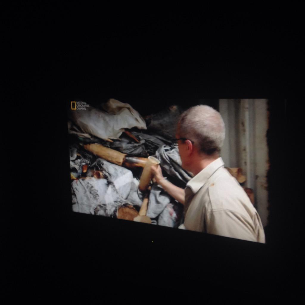 petecayless's tweet photo. Watching #warlordsofivory @natgeo @BryanChristy #tensestuff #dedication http://t.co/v3Y5dOtM6Q