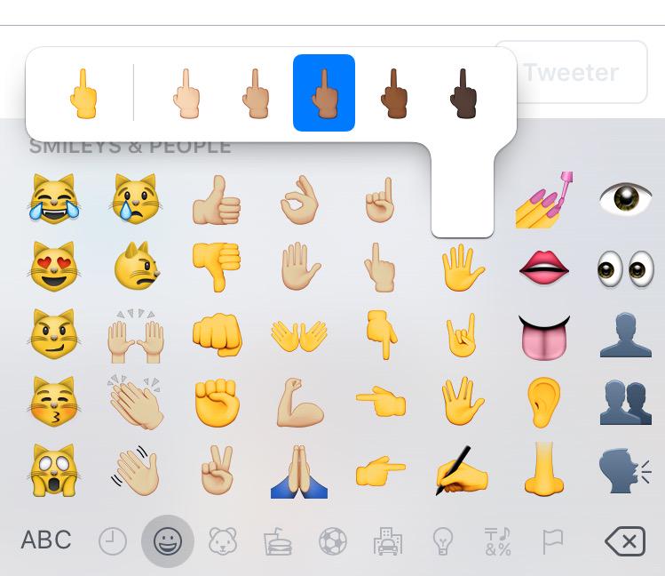 louisehauch's tweet photo. On a eu gain de cause ! Regardez comment le smiley est beau 😍😍 #iOS9 #ios9beta6 #apple http://t.co/CVhdTuYDDr