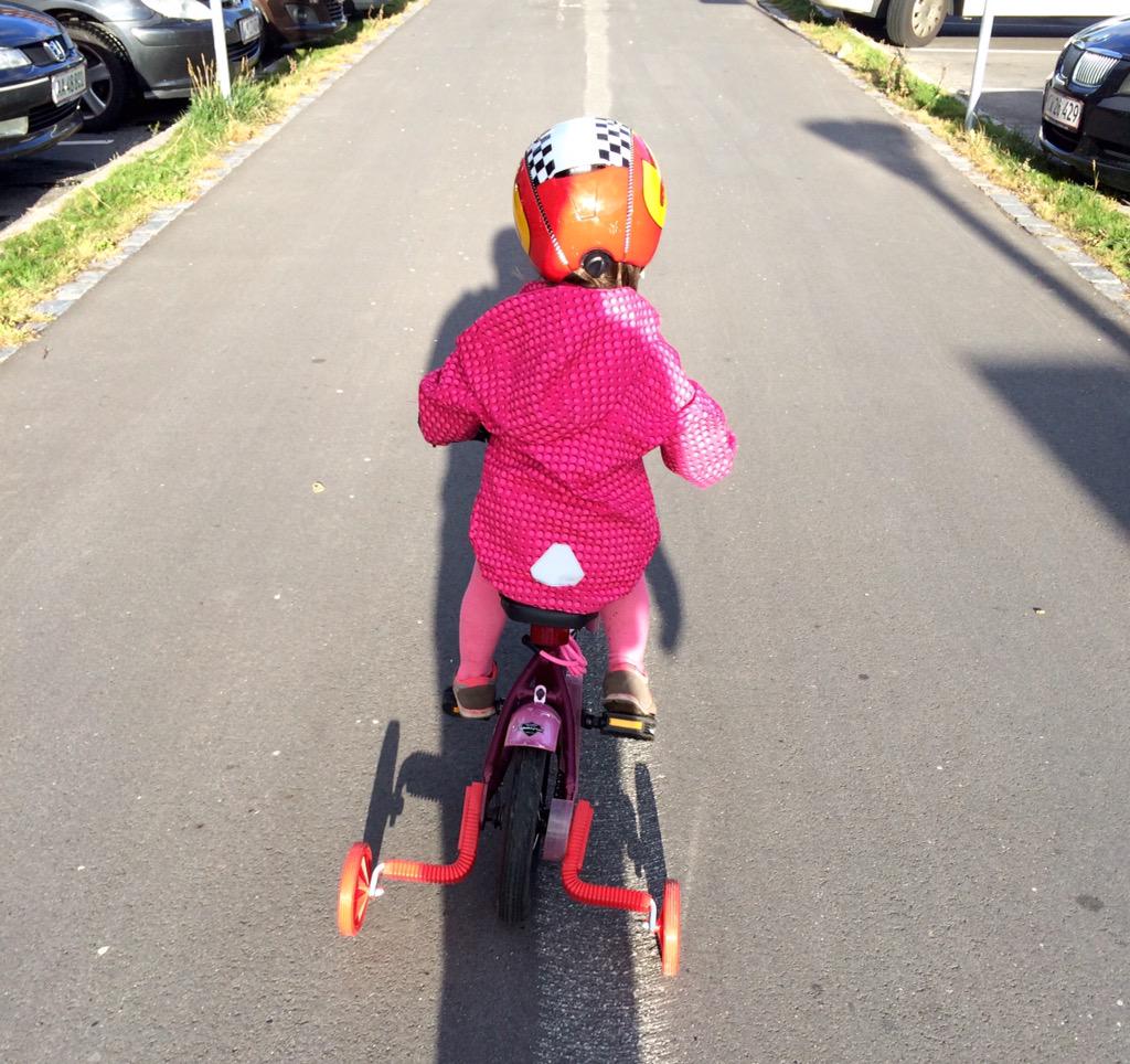 digbyj's tweet photo. For all the travel being done at the moment, I'm blessed to still be able to catch the special moments #FirstTimeRide http://t.co/elHZITzz2N