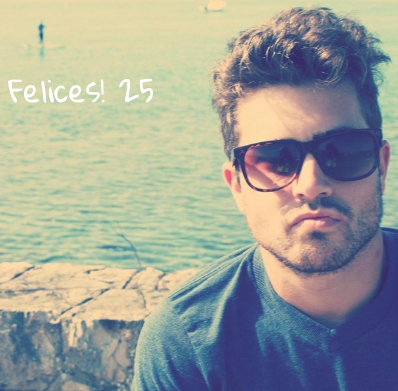 Adicta_NQD's tweet photo. Muchas Felicidades! Querido @ToniNQD disfruta mucho de tu día 🎈🎉🎂💃❤ 😘 http://t.co/dUJs1VI33u