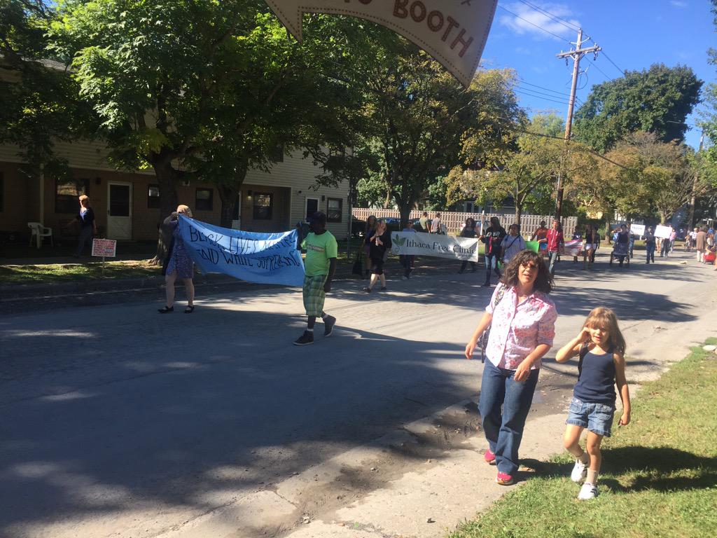StreetsAliveIT's tweet photo. Stop the Violence, Walk for Health parade to the Latino Multicultural Festival. 1.5 more hours of open streets! http://t.co/XvRIA4WBBP
