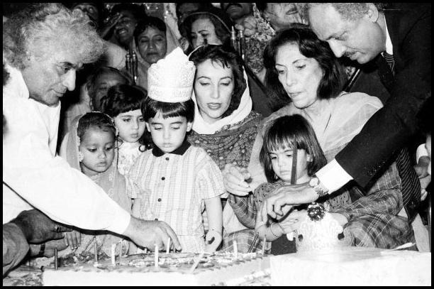 Happy birthday to BILAWAL BHUTTO ZARDARI chairman ppp 
Love you 