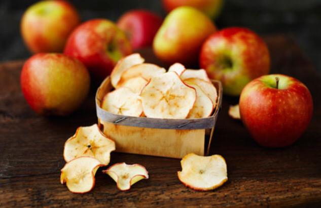 LyndseyJF's tweet image. Tomorrow we are planning to make apple crisps! Continuing children&apos;s interest in apples! #eytalking #extendlearning 🍏