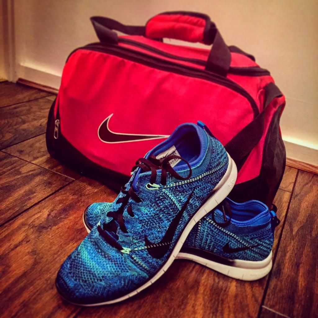HelloChubbyGirl's tweet photo. Gym back packed. 5.45am alarm set. Starting the week as I mean to go in! #fitfam #gymspiration #spinning #health http://t.co/jm9pH5qjLS