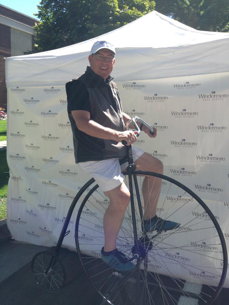 wadetroxell's tweet photo. Mayor @wadetroxell enjoying FOCO Open Streets on Remington today. @windermere http://t.co/6d2cHpzi5L