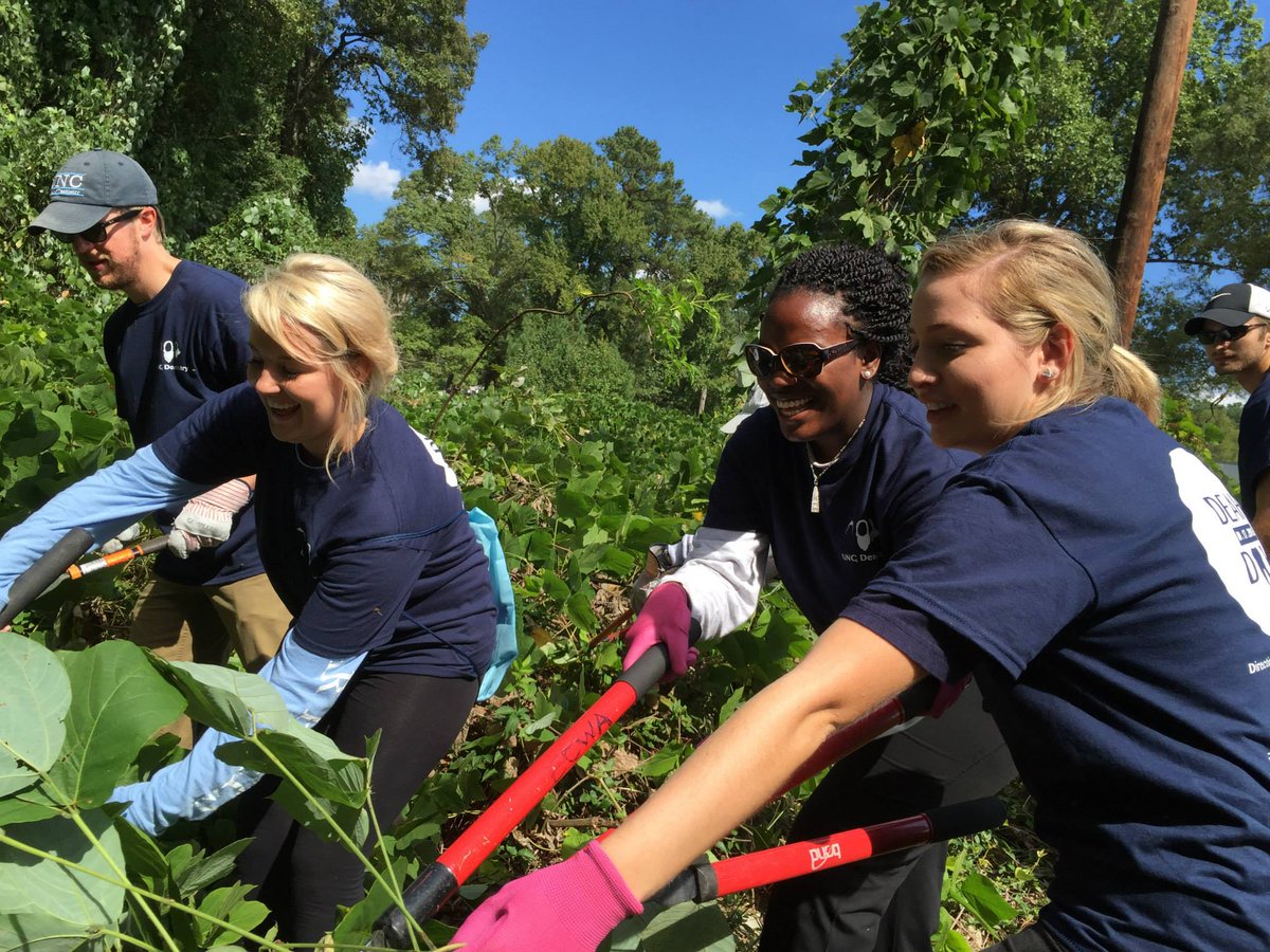 UNC's tweet photo. As we all prepare for the week ahead, here’s a look back at the power of #DEAHDAY: http://t.co/naWcimPNhS #UNC http://t.co/ieFkQM5fXD