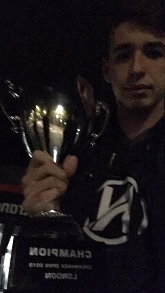 kennyS_'s tweet photo. And it's a win ! Champion 😊🎂 http://t.co/Cy6TpPFKvB