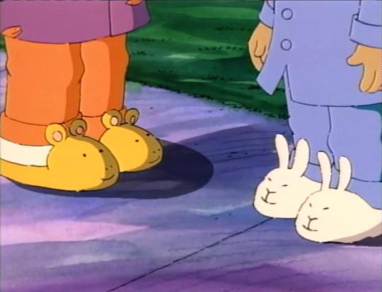 mvriolopez_'s tweet image. BEST FRIENDS WEAR EACH OTHER ON THEIR FEET.